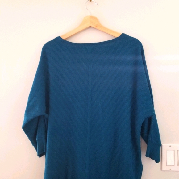 Dana Buchman midnight blue knot top - Picture 3 of 3